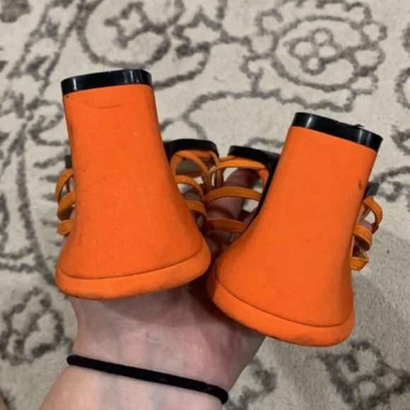 ORANGE HEELS - Picture 6 of 8